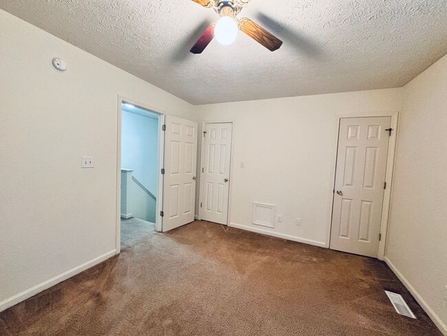 Building Photo - 904 Grand Arbre Dr