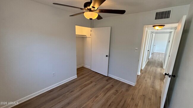 Building Photo - 1000 W Elna Rae St