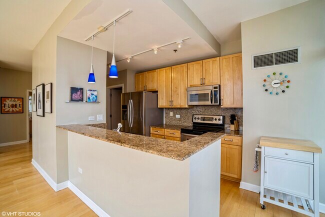Building Photo - 1322 S Prairie Ave