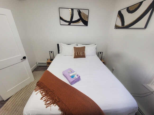 Building Photo - 23 Handy St