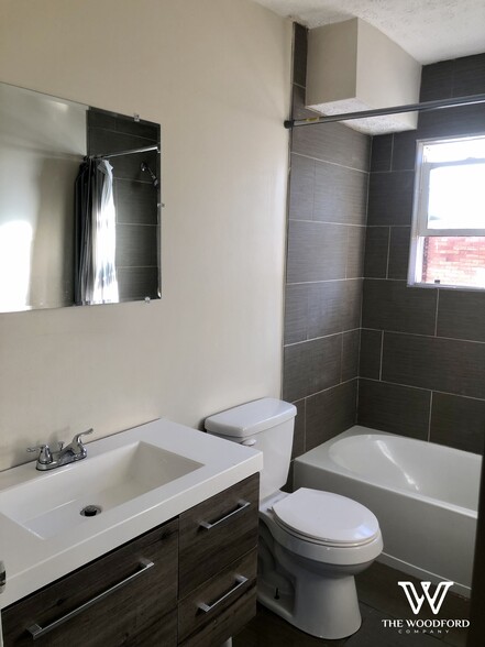 2ND FL BA - 1641 Summit Street