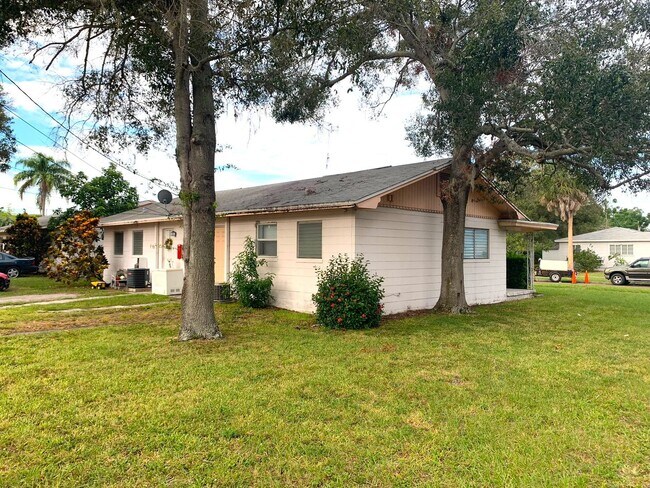 Building Photo - 1502 53rd St S