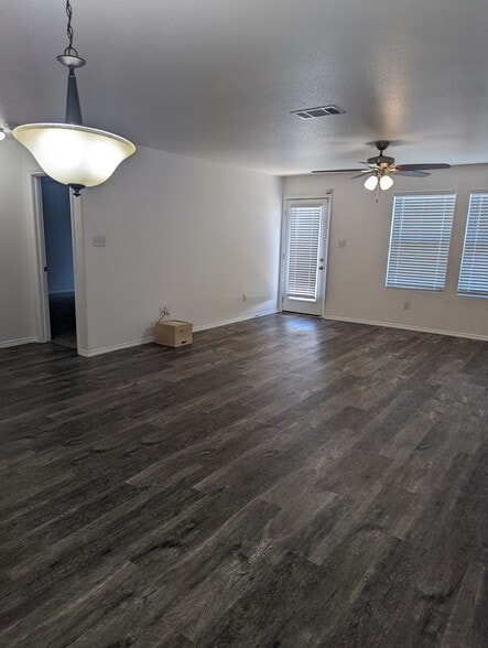 Building Photo - 10687 Penelope Way