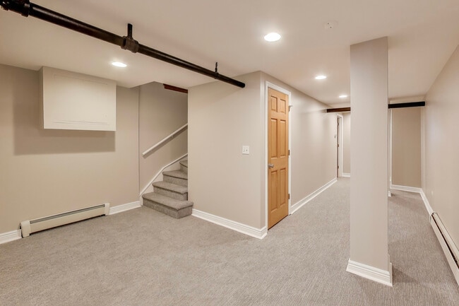 Building Photo - 6542 N Newgard Ave