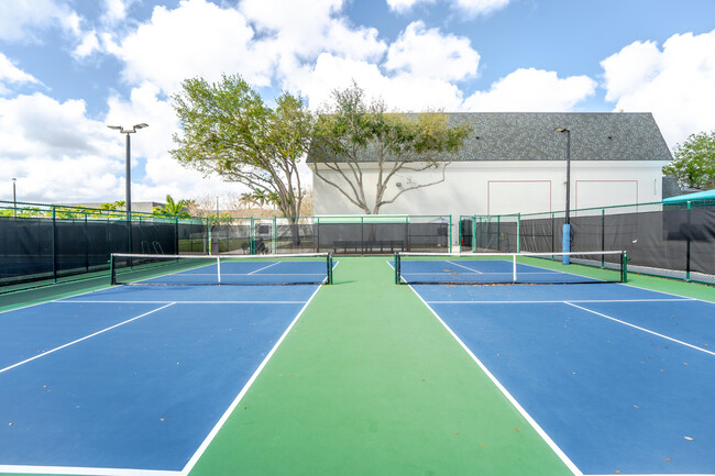 Building Photo - 233 Brittany F