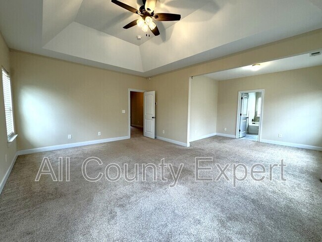 Building Photo - 5065 Rialto Way