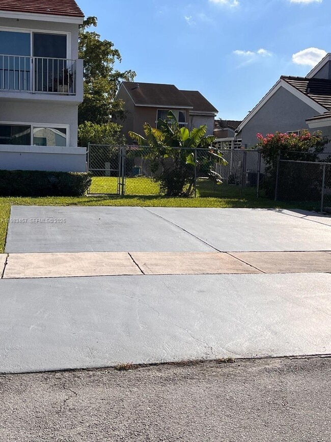 Building Photo - 11712 SW 13th St