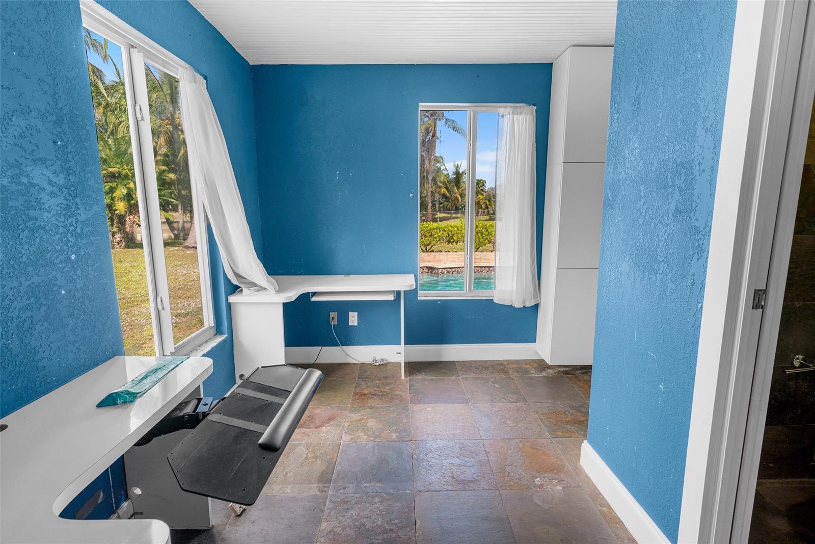 Building Photo - 8619 SW 51st St