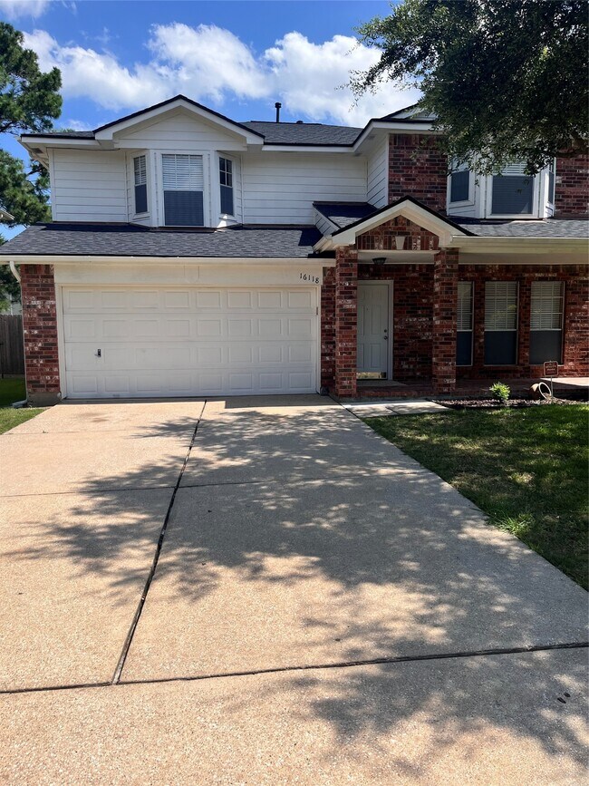 Building Photo - 16118 Cypress Valley Dr