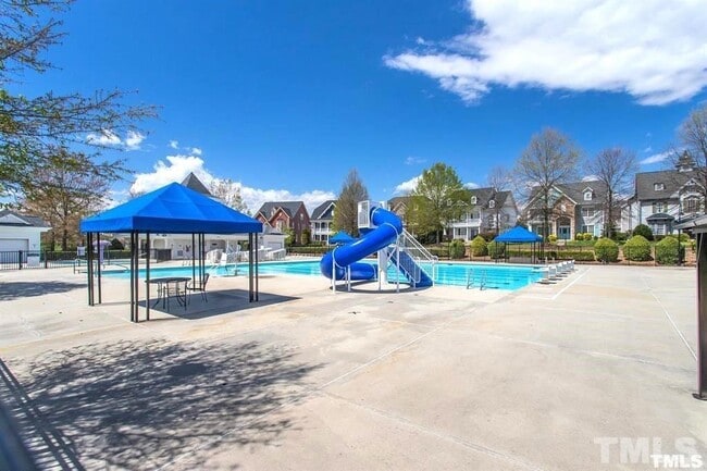 Building Photo - Beautiful 3BR Home in Desirable Kitts Creek RTP Location - MASTER DOWN