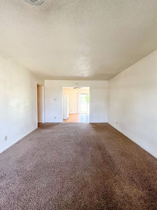 Building Photo - Available NOW!!!! Gorgeous 3 bedroom, 1 ba...