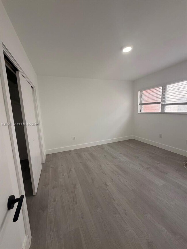 Building Photo - 316 Surfside Blvd