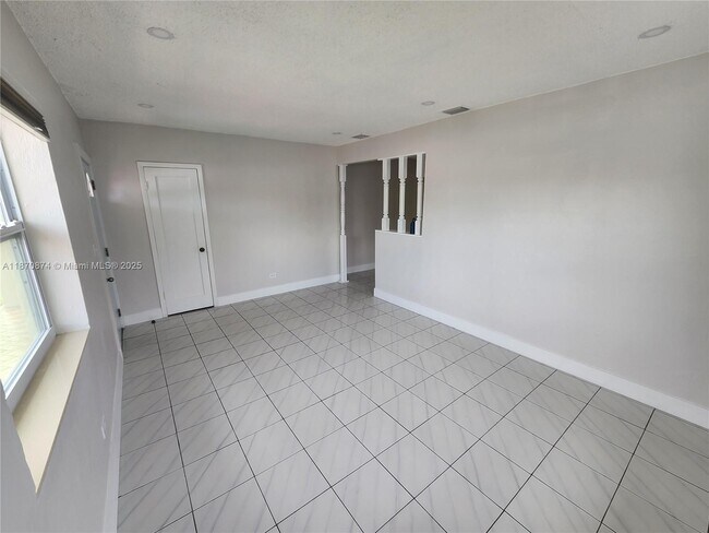Building Photo - 511 NW 34th Ave