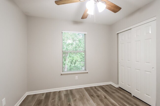 Building Photo - 20914 Lake Park Trail