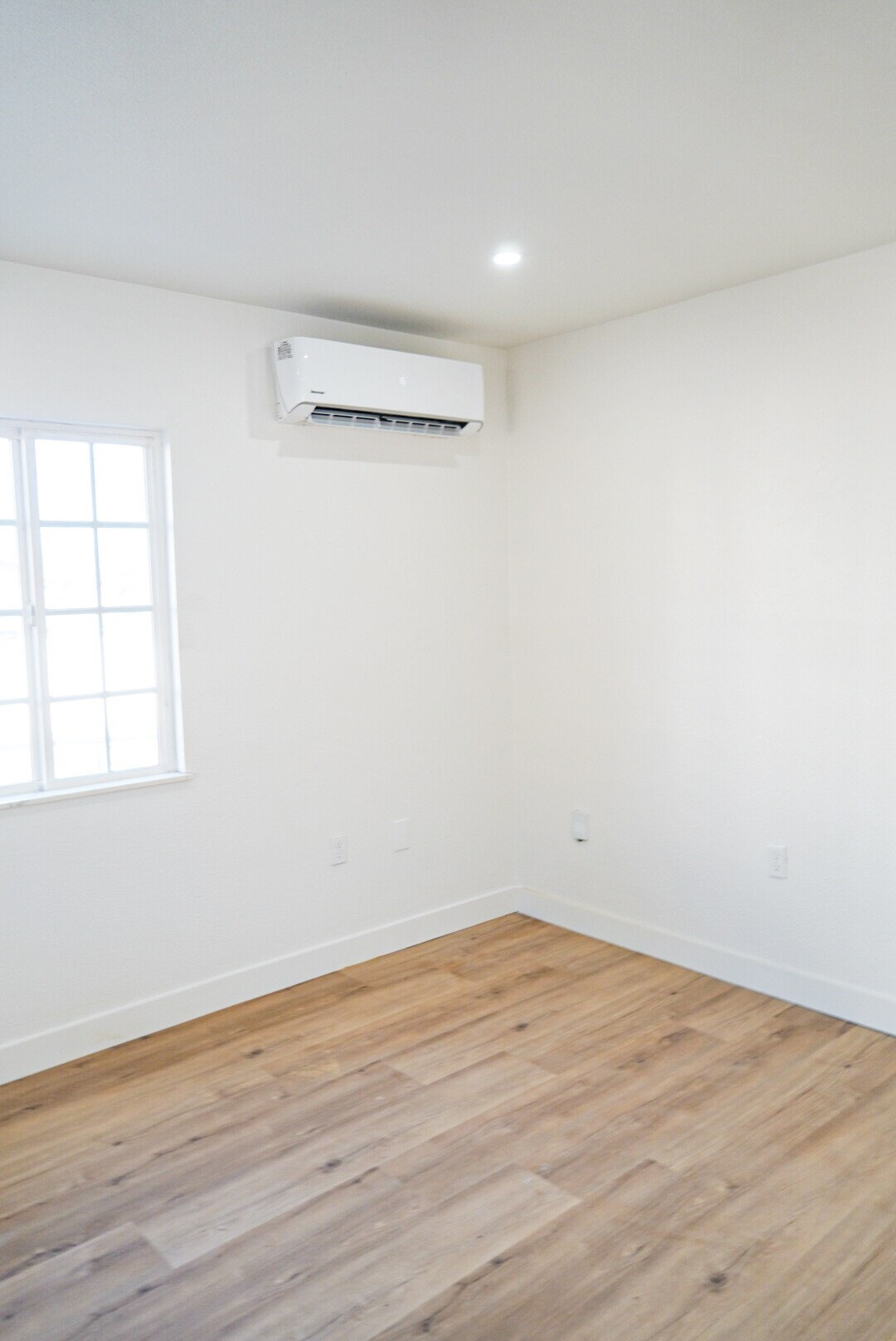 Building Photo - 3053 Valle Ave