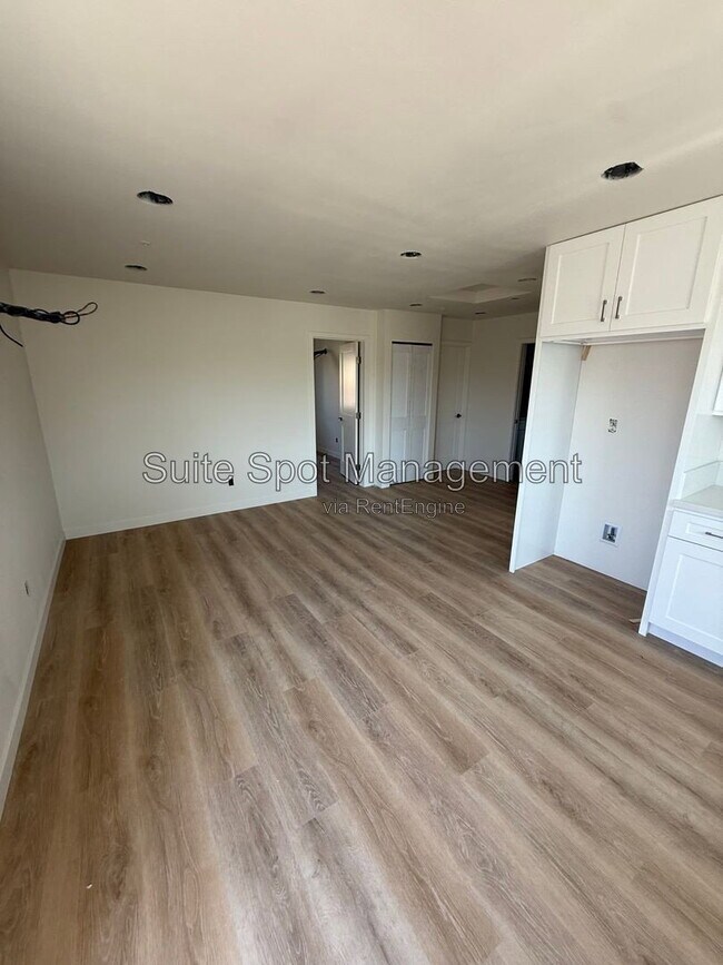 Building Photo - 2206 Conquista Ave