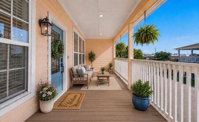 Building Photo - 1705 Bayway Dr