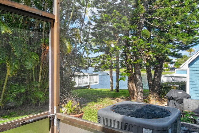 Building Photo - 1003 Ocean Dunes Cir