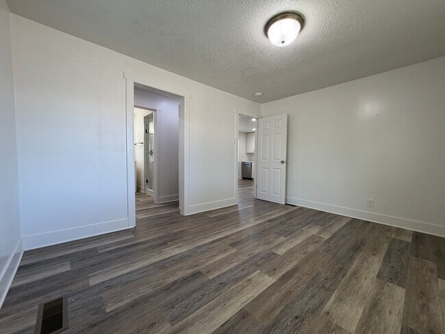 Building Photo - Beautifully Remodeled 3-Bedroom Home with Large Backyard, RV Parking & Modern Finishes in Santaqu...
