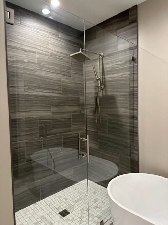 Building Photo - Fully Furnished Condo for Rent in Black Bull!