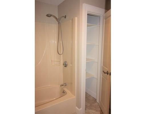 Building Photo - 130 Pine St