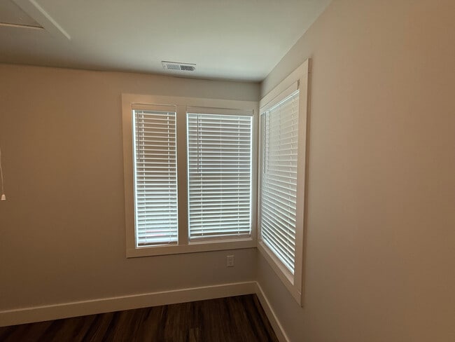 Building Photo - Room in House on S Alston Ave