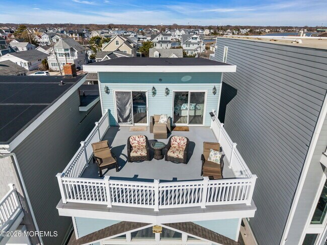 Building Photo - 55 Beach Front