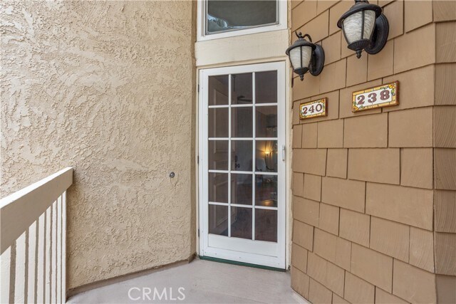 Building Photo - 240 Pineview