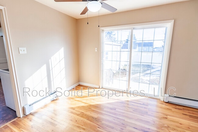 Building Photo - 1529 Walnut Dr