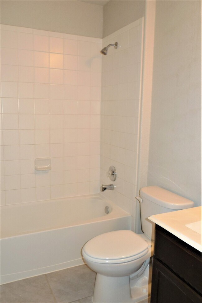 Building Photo - 3003 Lightles Manor Ct