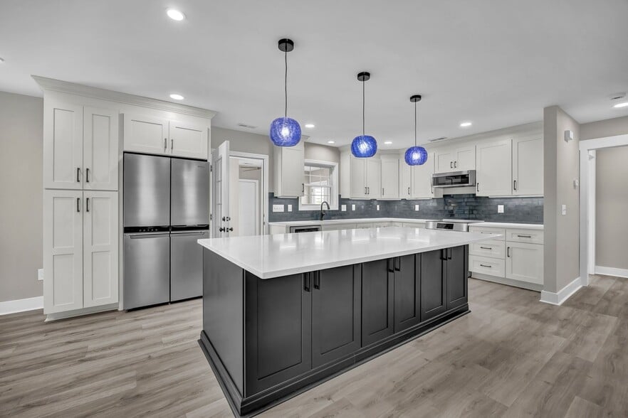 Building Photo - 101 Sixth St N