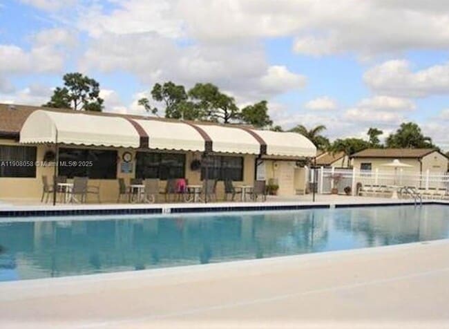 Building Photo - 802 Sky Pine Way