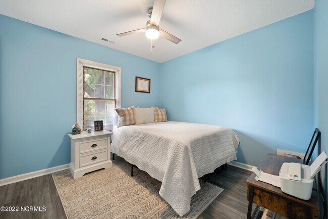 Building Photo - 805 Deblea Ct