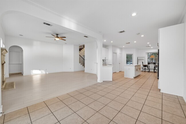 Building Photo - 22115 Oakcreek Hollow Ln