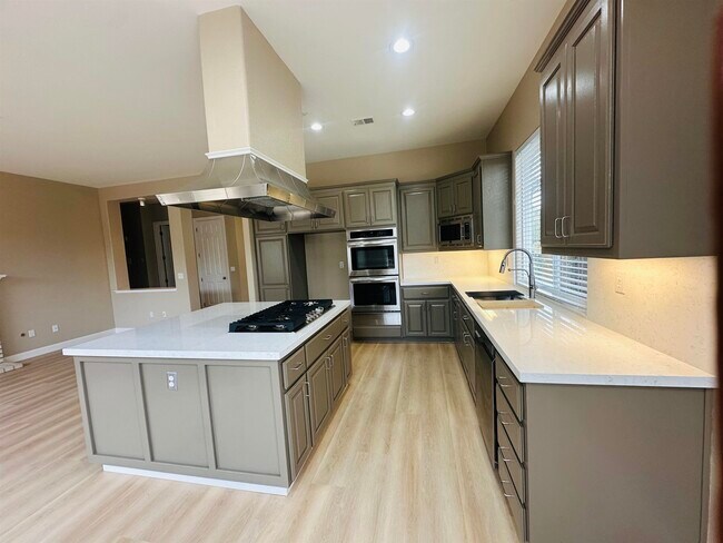 Building Photo - 583 Montori Ct