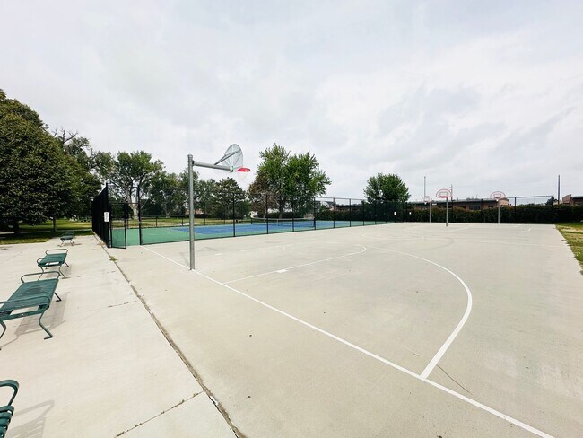 Building Photo - 3 bed 1 bath duplex in Clayton