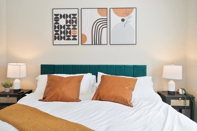 Building Photo - 16601 N Parkview Pl