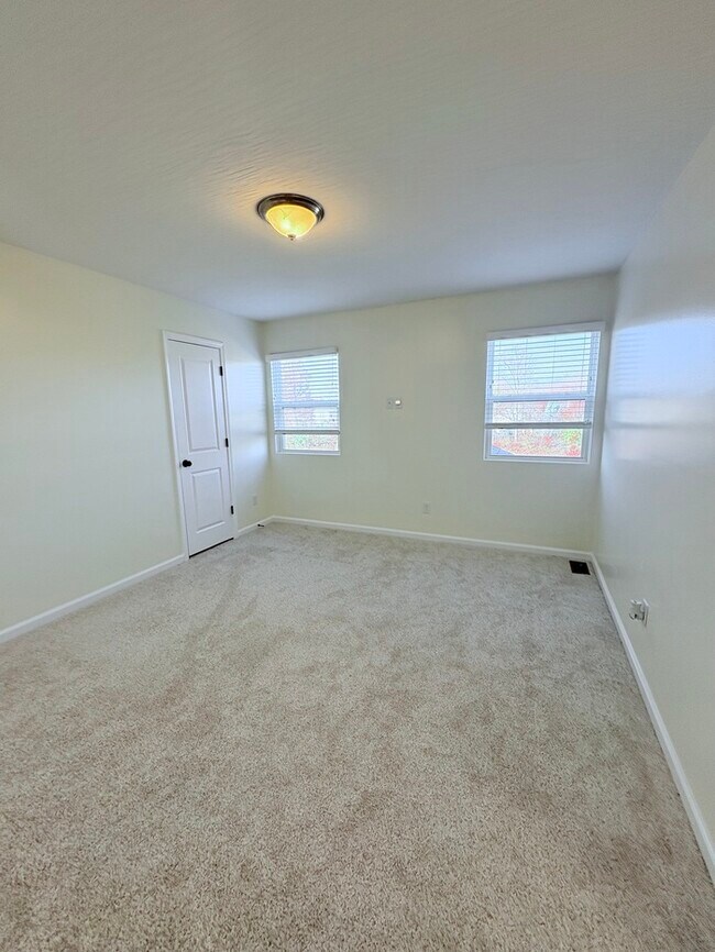 Building Photo - Charming 3 Bed, 2.5 bath in Blacklick!