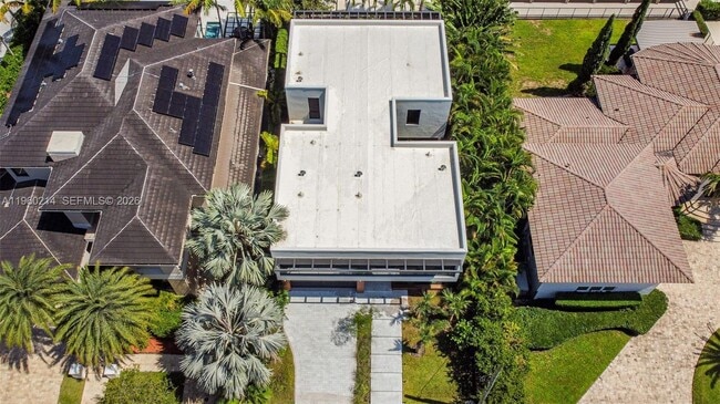 Building Photo - 620 Solar Isle Dr