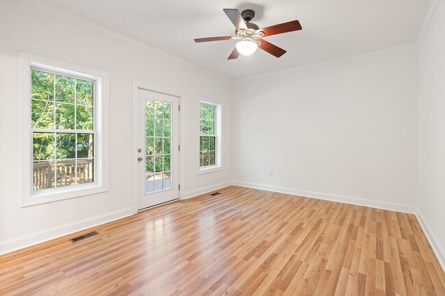 Building Photo - Pittsboro Three Bedroom Home with Large bonus August Availability!