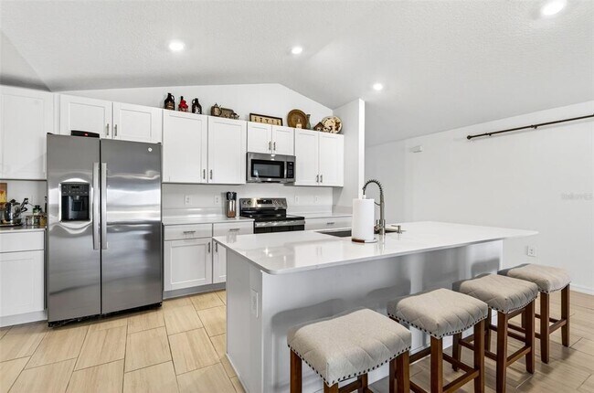 Building Photo - 15217 Zircon Red Dr