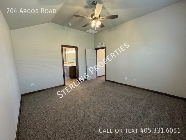 Building Photo - 704 Argos Rd