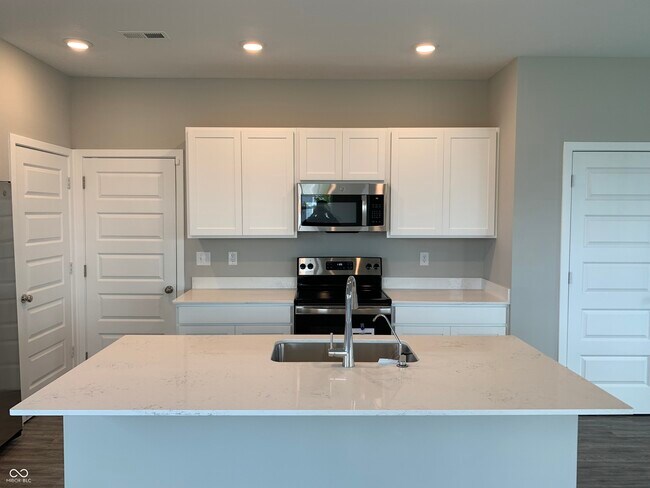 Building Photo - 2502 Mounts Run Ln