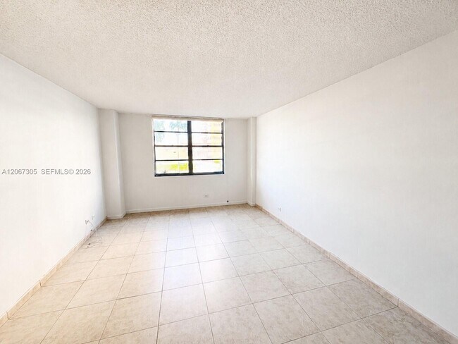 Building Photo - 250 174th St