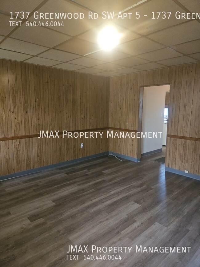 Building Photo - 1737 Greenwood Rd SW