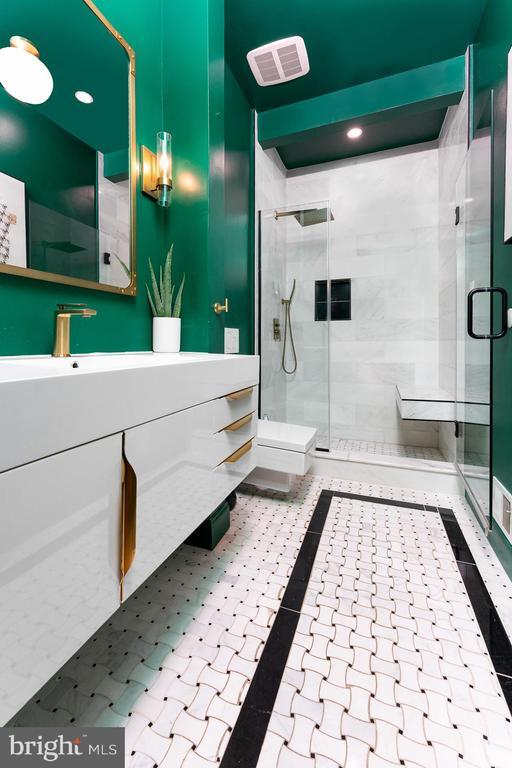 Building Photo - 1445 Mayhurst Blvd