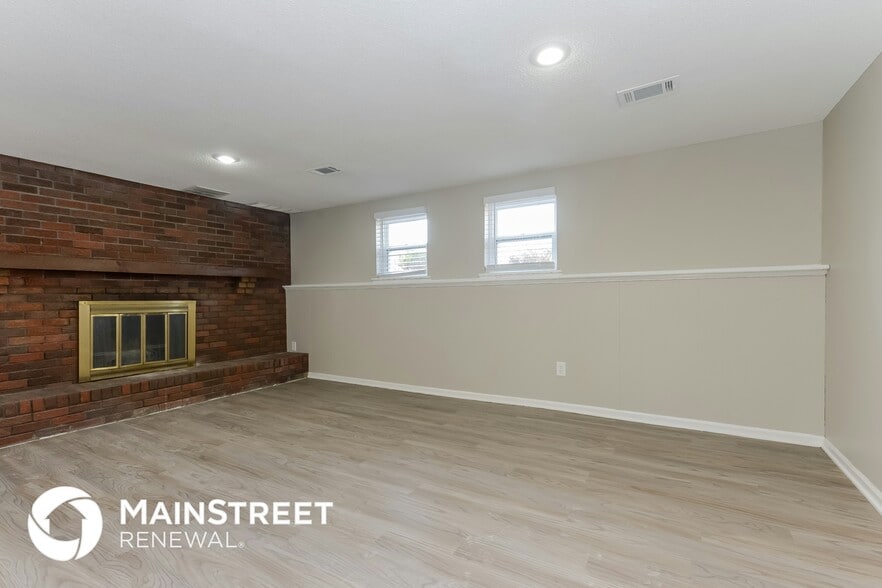 Building Photo - 8301 Laurel Ave