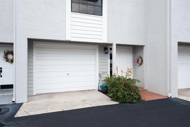 Building Photo - 745 Pinellas Bayway S