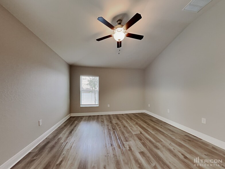 Building Photo - 387 Buchannan Dr