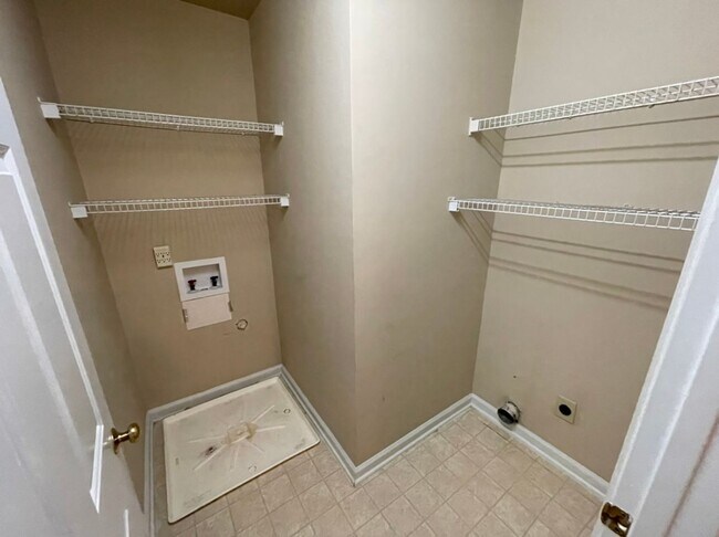 Building Photo - Elegant 4 Bedroom Home in Heart of Cary